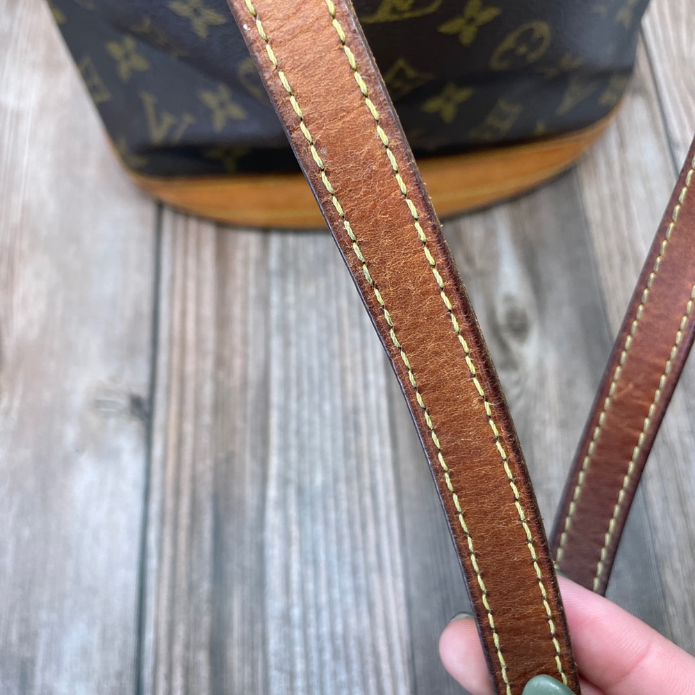 Louis Vuitton Monogram Canvas Bucket Petite Bag - Picture 4 of 12